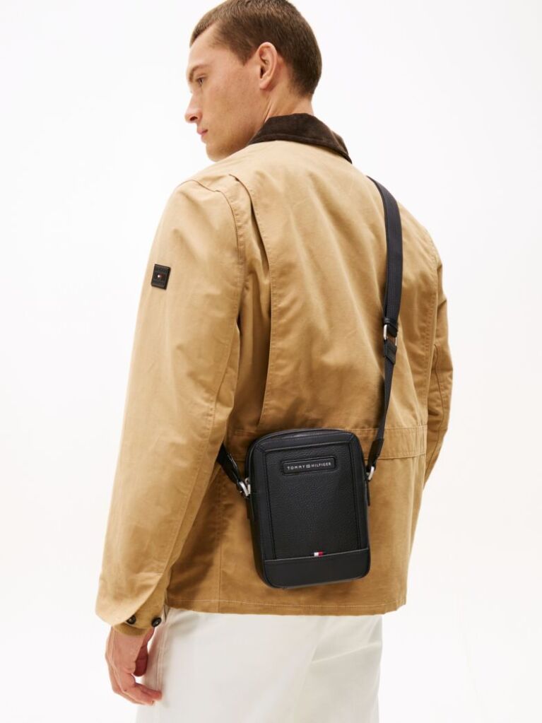Black Pebble Grain Logo Crossbody Reporter Bag  Men