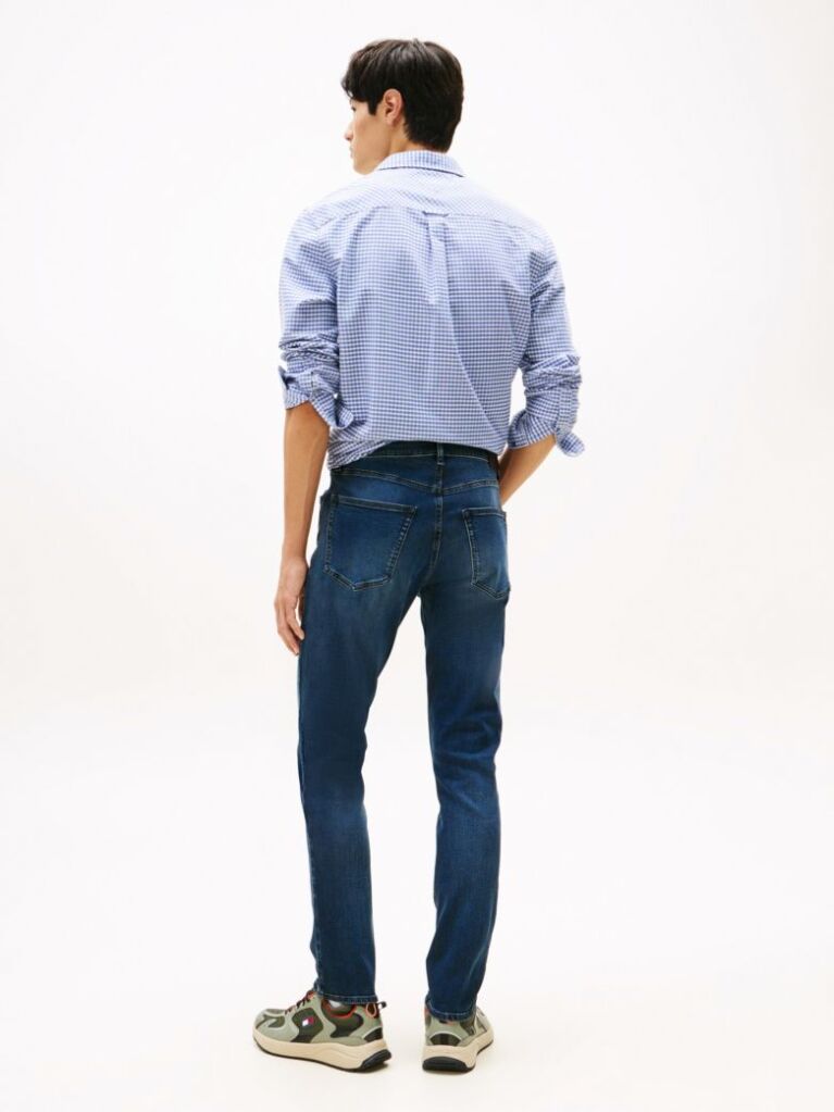 Denim These jeans are made from stretch cotton denim in a slim fit.  Men
