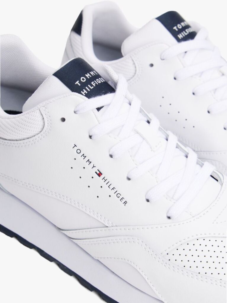 White Contrast Heel Logo Cleat Trainers  Men
