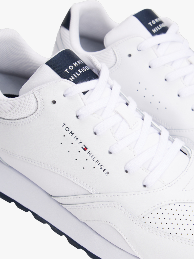 White Contrast Heel Logo Cleat Trainers  Men