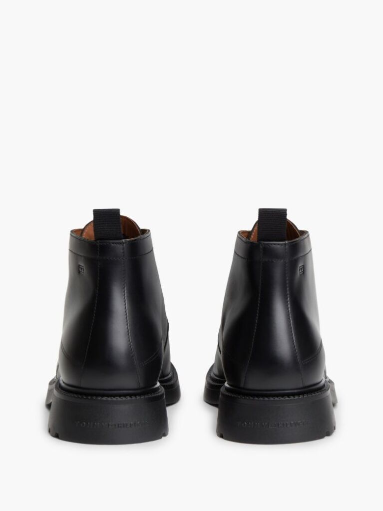 Black Leather Moc Toe Lace-Up Chukka Boots  Men